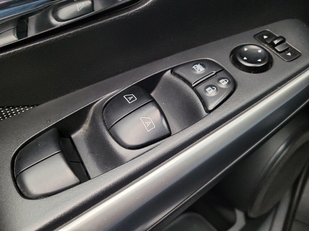 2020 Nissan Kicks in Downey, CA 90241 - 18115635 27