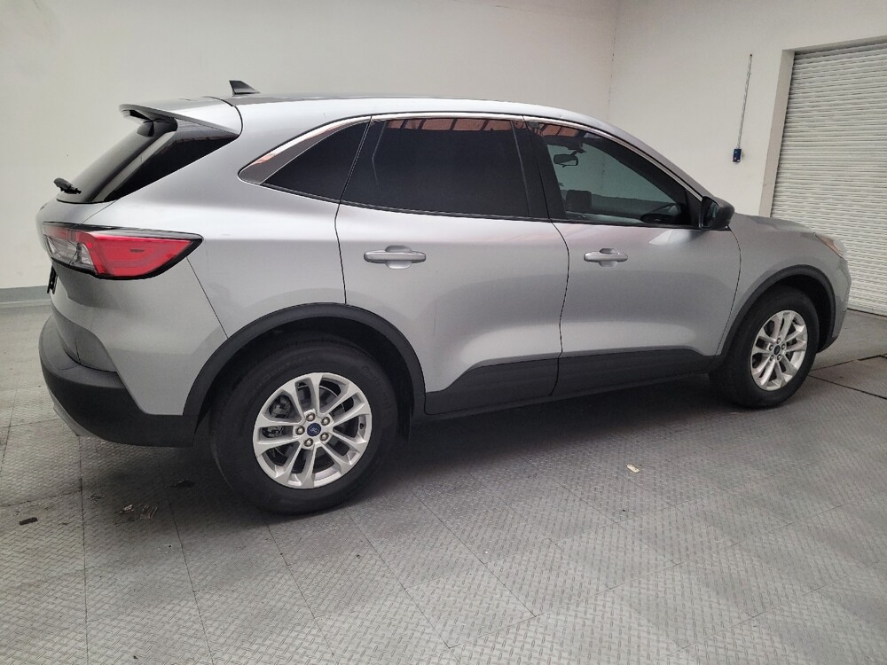 2022 Ford Escape in Downey, CA 90241 - 18115636 10