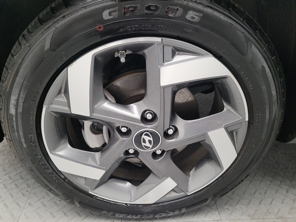 2025 Hyundai Venue in Riverside, CA 92504 - 18115637 31