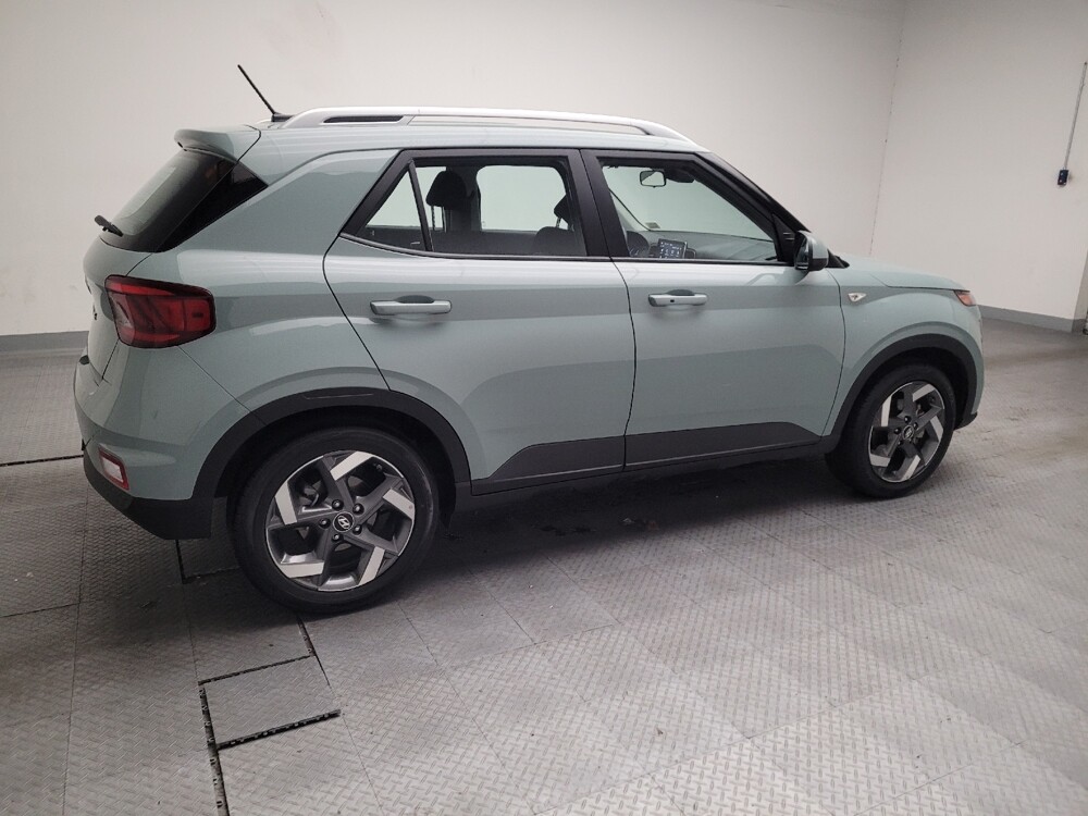 2025 Hyundai Venue in Riverside, CA 92504 - 18115637 10
