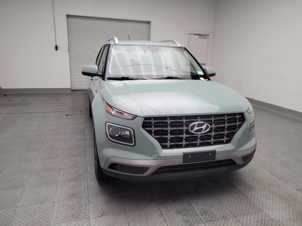 2025 Hyundai Venue in Riverside, CA 92504 - 18115637 14
