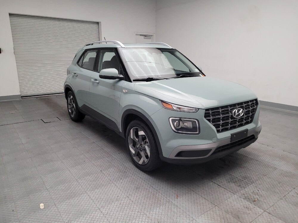 2025 Hyundai Venue in Riverside, CA 92504 - 18115637 13