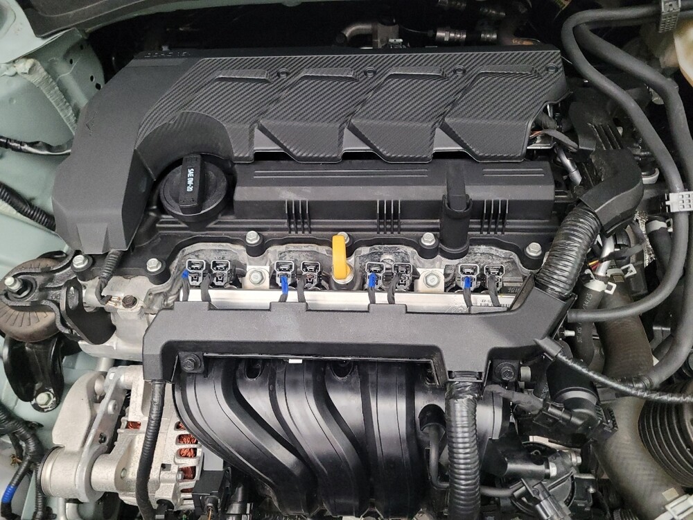 2025 Hyundai Venue in Riverside, CA 92504 - 18115637 30