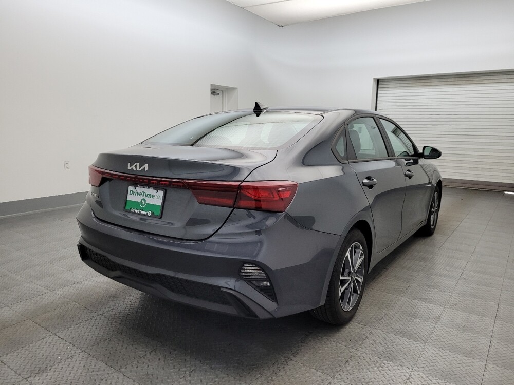 2023 Kia Forte in Phoenix, AZ 85022 - 18115645 9