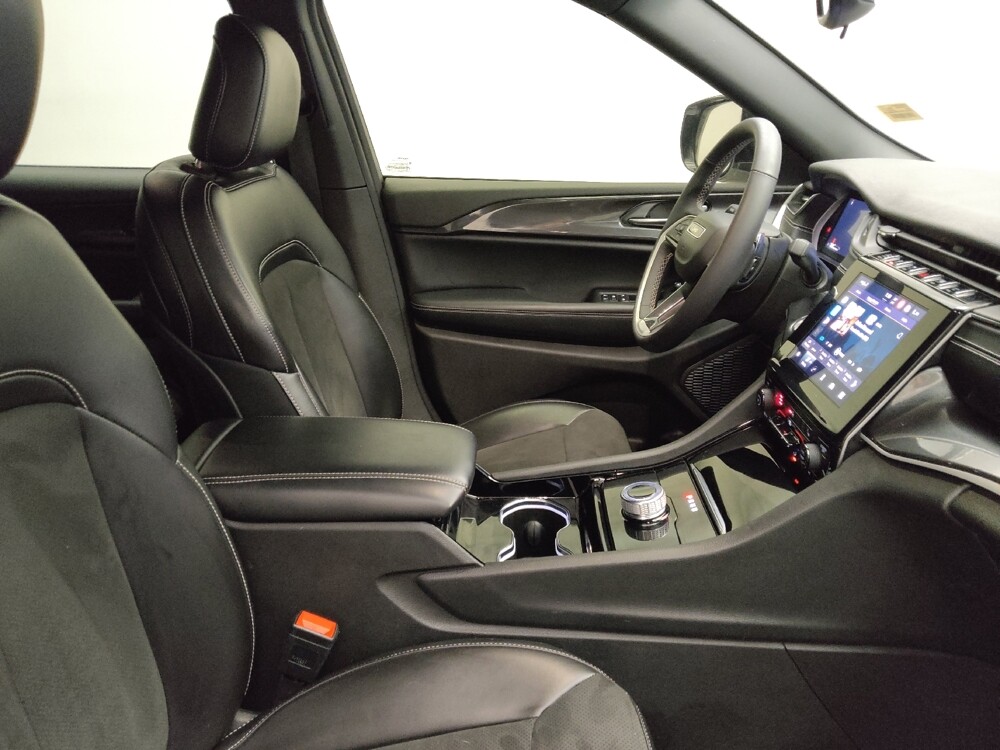 2023 Jeep Grand Cherokee L in Des Moines, IA 50310 - 18115654 21