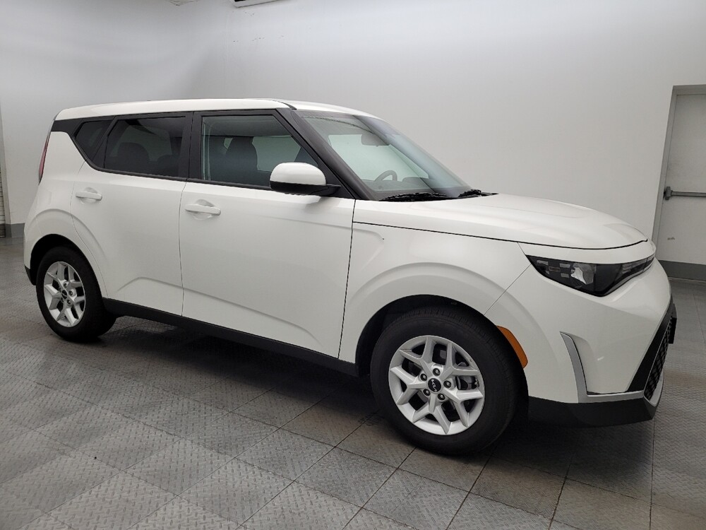 2025 Kia Soul in Tucson, AZ 85705 - 18115670 11