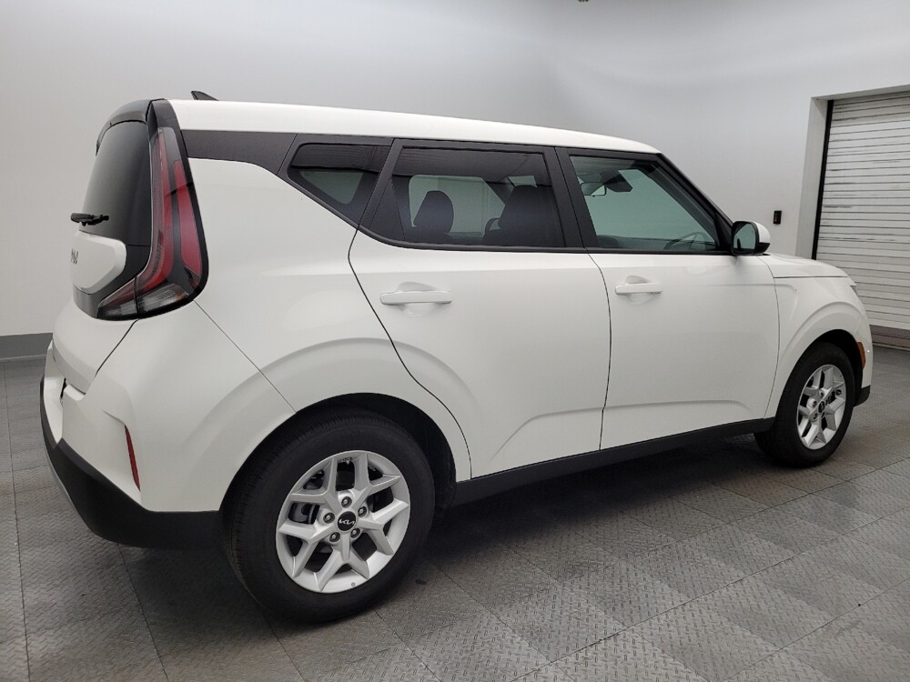 2025 Kia Soul in Tucson, AZ 85705 - 18115670 10
