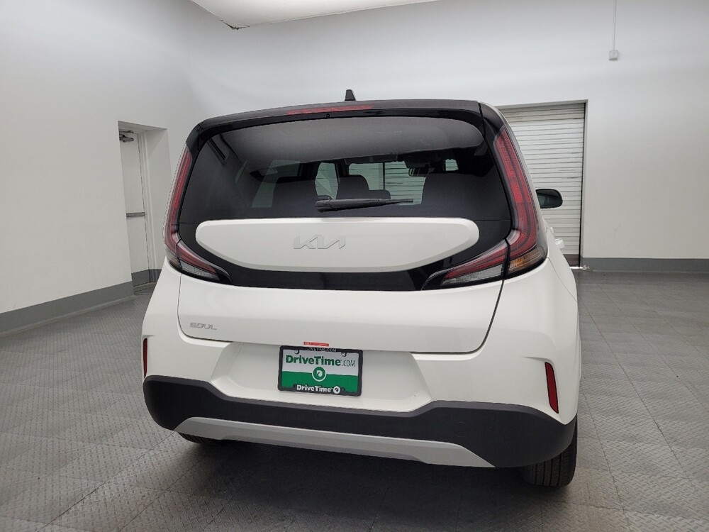 2025 Kia Soul in Tucson, AZ 85705 - 18115670 7