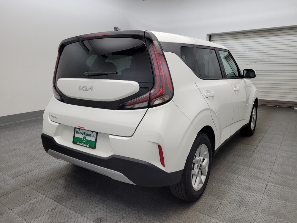 2025 Kia Soul in Tucson, AZ 85705 - 18115670 9