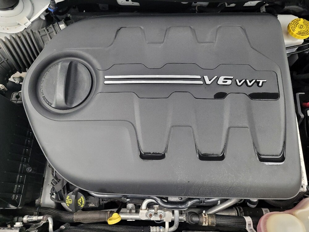 2019 Jeep Cherokee in Charleston, SC 29414 - 18115677 30