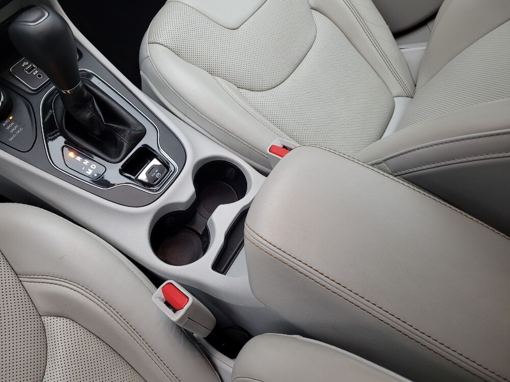 2019 Jeep Cherokee in Charleston, SC 29414 - 18115677 26