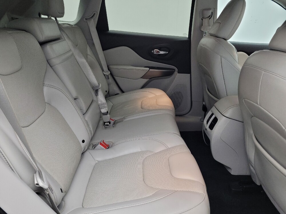 2019 Jeep Cherokee in Charleston, SC 29414 - 18115677 19