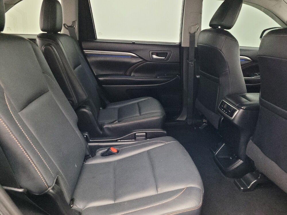 2019 Toyota Highlander in Gainesville, FL 32609 - 18115685 19