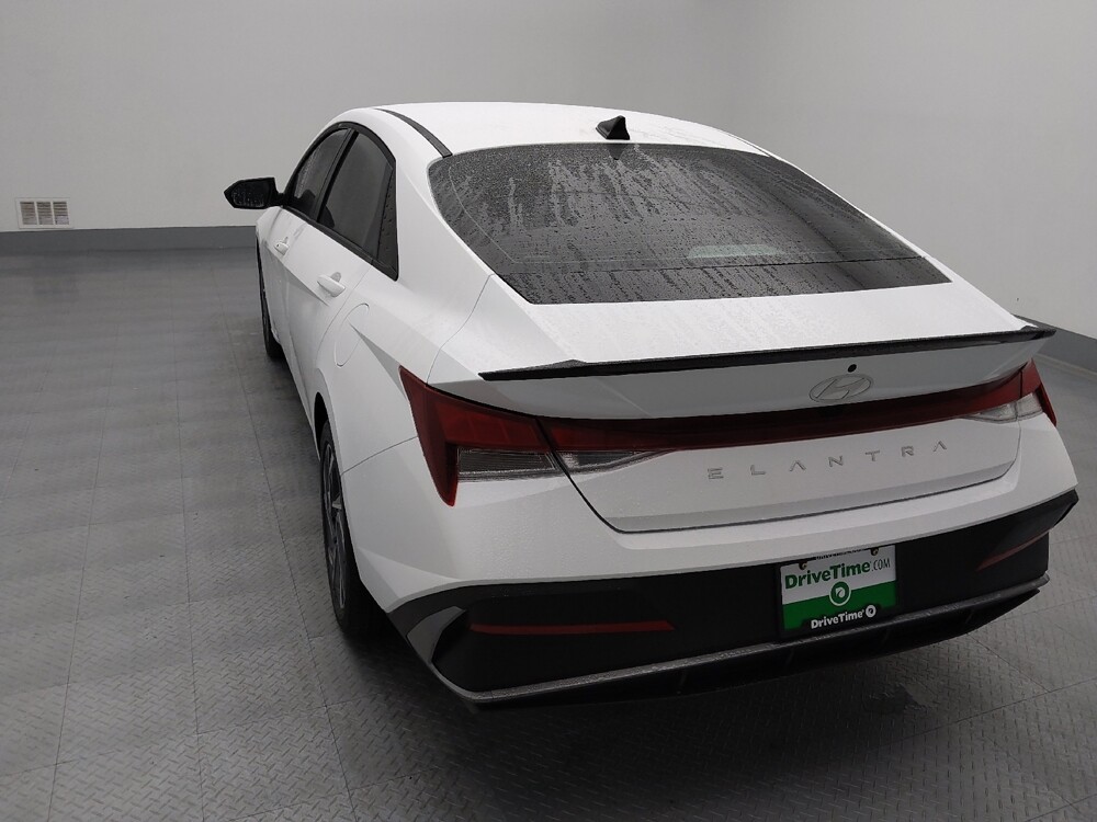 2025 Hyundai Elantra in Wichita, KS 67207 - 18115686 6