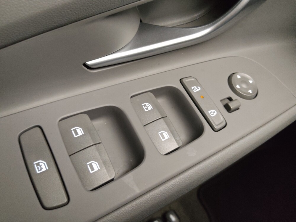 2025 Hyundai Elantra in Wichita, KS 67207 - 18115686 27