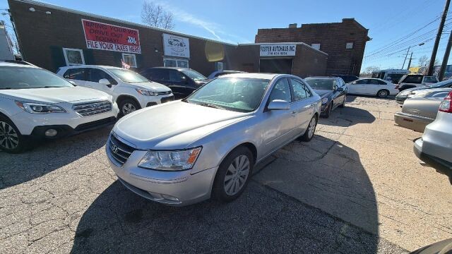 2009 Hyundai Sonata in Euclid, OH 44040 - 18115699 2