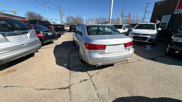 2009 Hyundai Sonata in Euclid, OH 44040 - 18115699 3