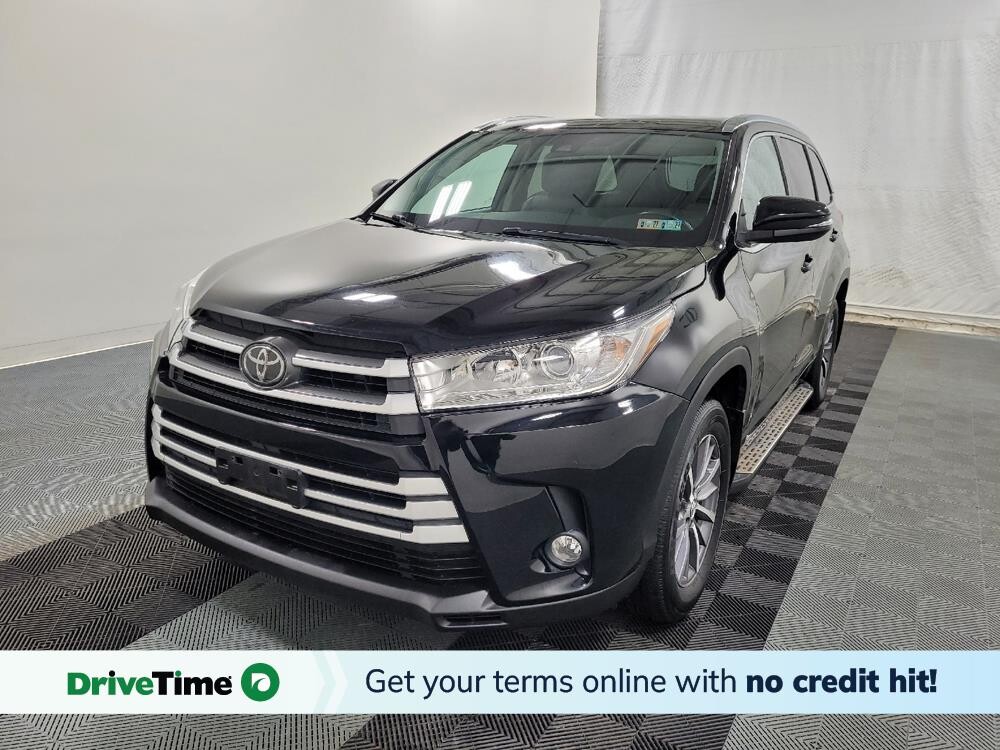 2017 Toyota Highlander in Allentown, PA 18103 - 18115744