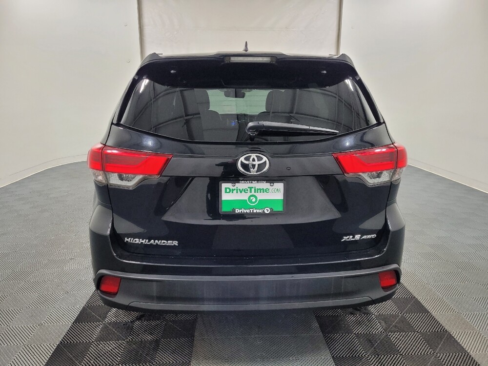 2017 Toyota Highlander in Allentown, PA 18103 - 18115744 6