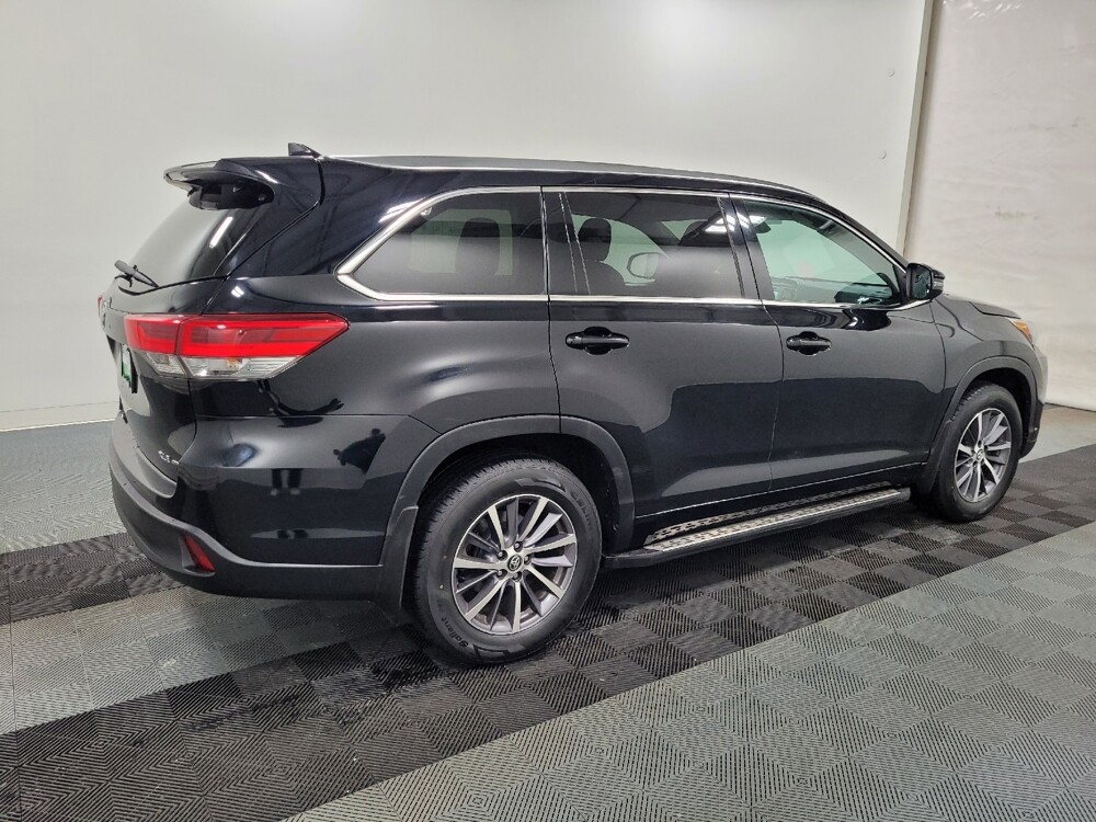 2017 Toyota Highlander in Allentown, PA 18103 - 18115744 10