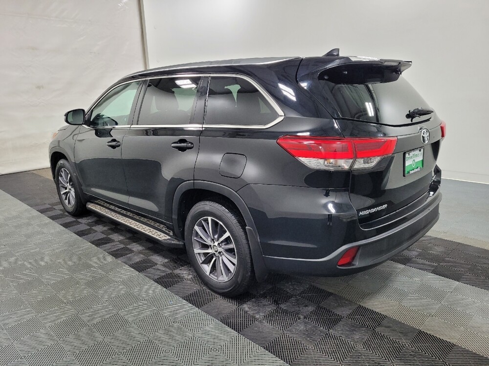 2017 Toyota Highlander in Allentown, PA 18103 - 18115744 3