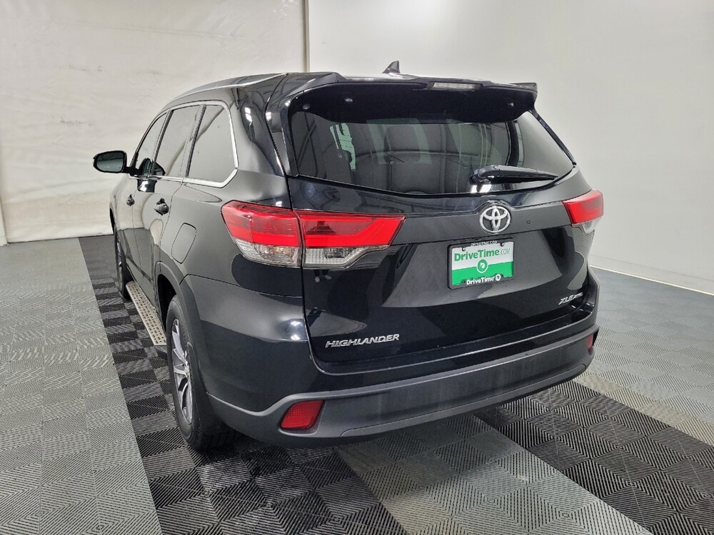 2017 Toyota Highlander in Allentown, PA 18103 - 18115744 5