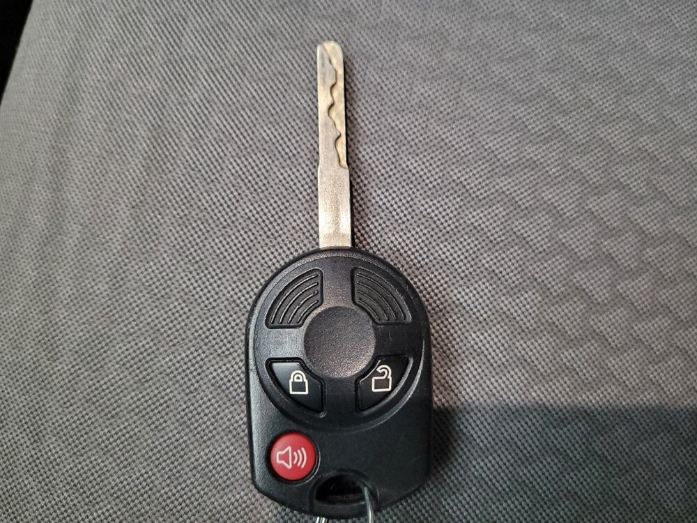 2017 Ford Escape in Downey, CA 90241 - 18115748 32