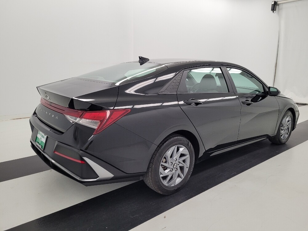 2024 Hyundai Elantra in Houston, TX 77074 - 18115762 10