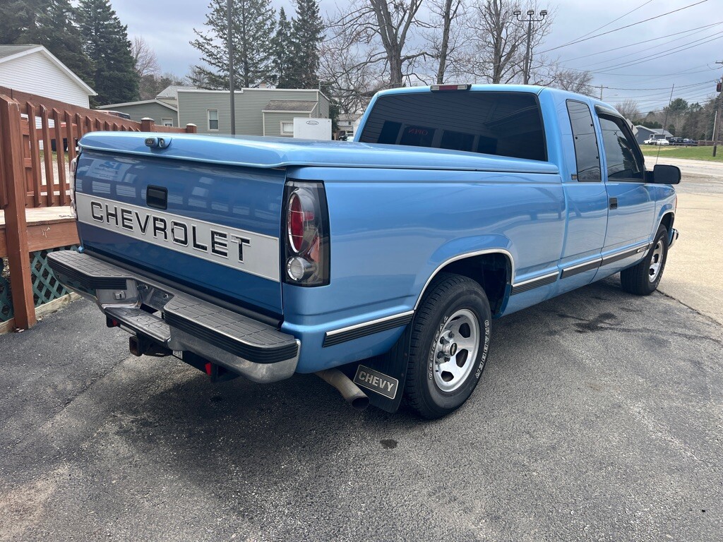 1996 Chevrolet Silverado 1500 in Fairview, PA 16415 - 18115773 4