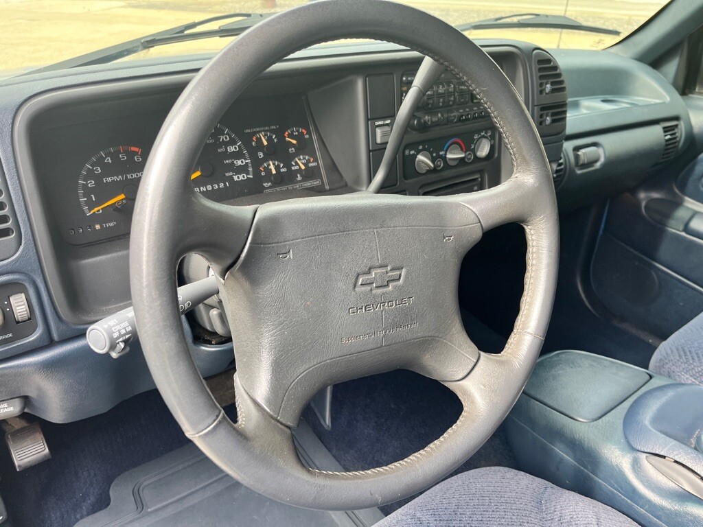 1996 Chevrolet Silverado 1500 in Fairview, PA 16415 - 18115773 9