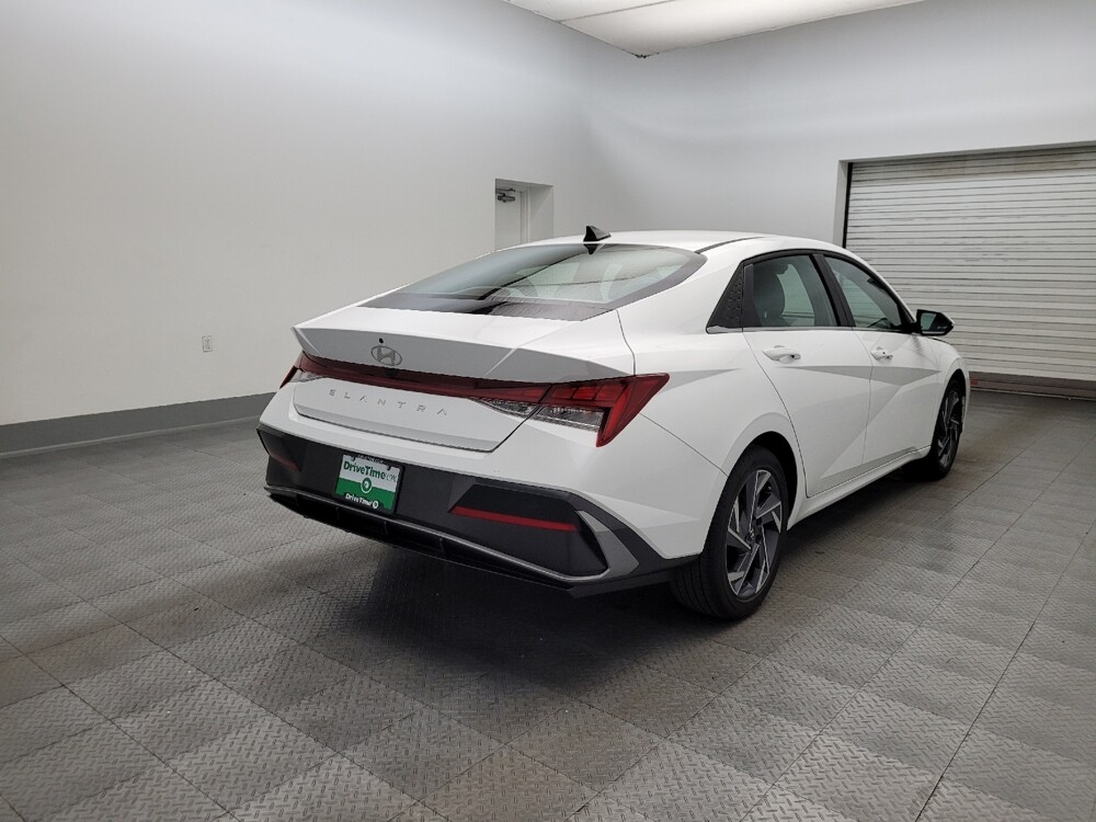 2025 Hyundai Elantra in Tucson, AZ 85705 - 18115823 9