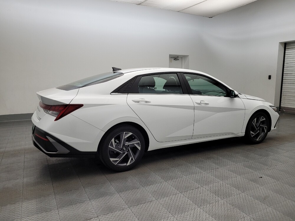 2025 Hyundai Elantra in Tucson, AZ 85705 - 18115823 10