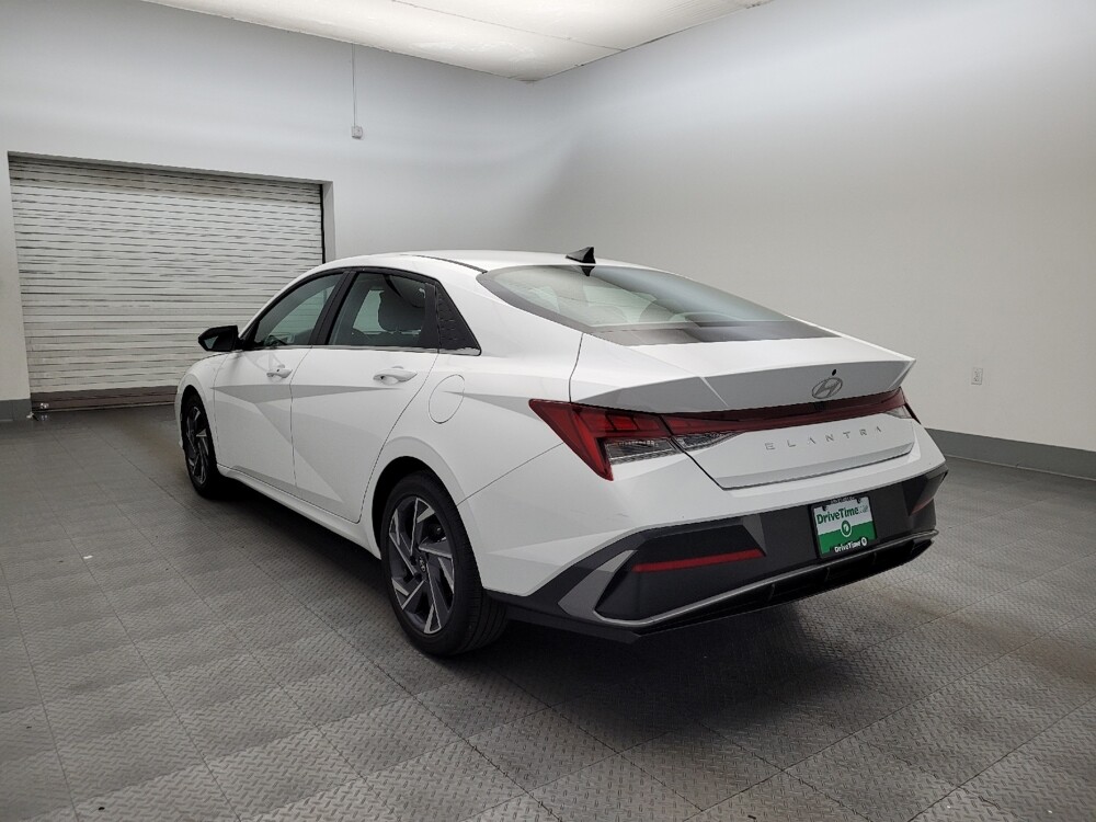 2025 Hyundai Elantra in Tucson, AZ 85705 - 18115823 5