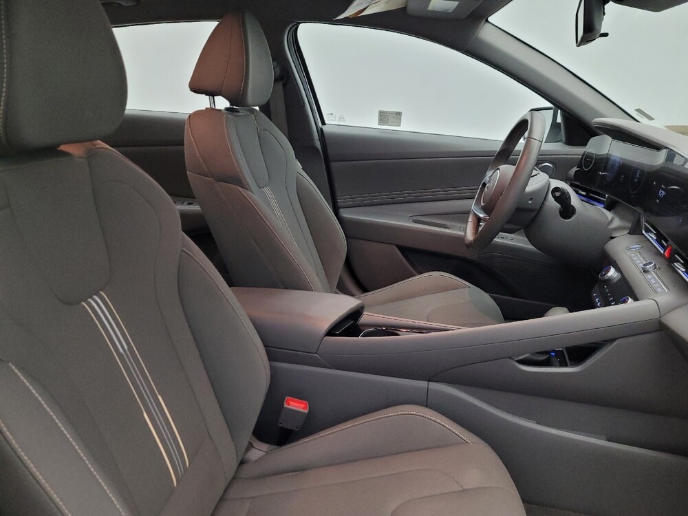 2025 Hyundai Elantra in Tucson, AZ 85705 - 18115823 21