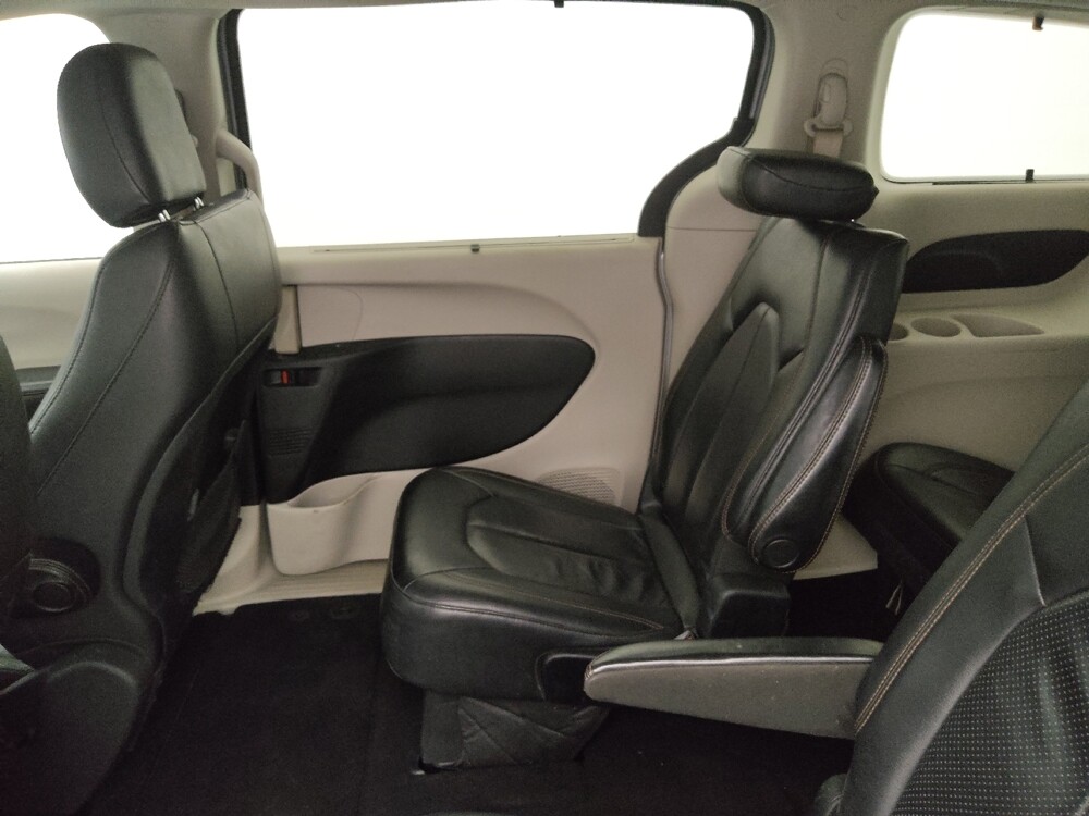 2020 Chrysler Pacifica in Bradenton, FL 34207 - 18115831 18