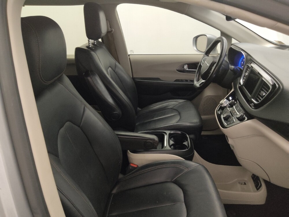 2020 Chrysler Pacifica in Bradenton, FL 34207 - 18115831 21