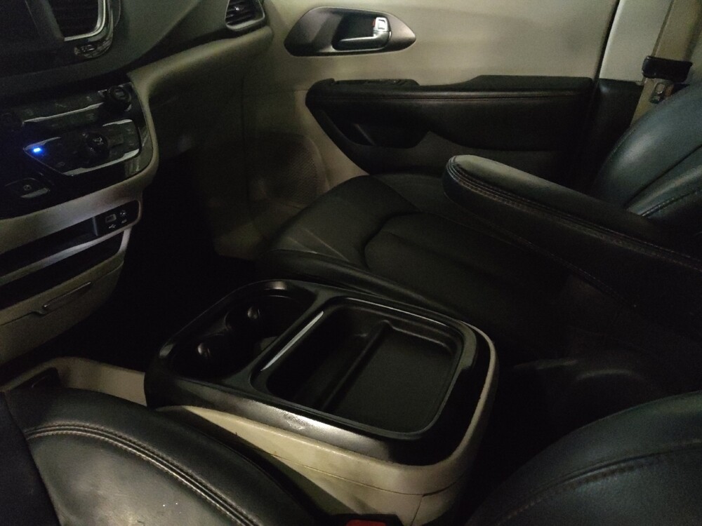 2020 Chrysler Pacifica in Bradenton, FL 34207 - 18115831 26