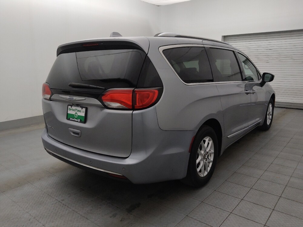 2020 Chrysler Pacifica in Bradenton, FL 34207 - 18115831 9