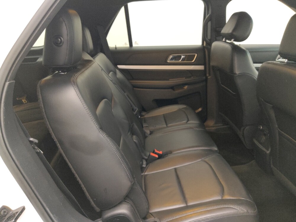 2017 Ford Explorer in Lakeland, FL 33815 - 18115833 19