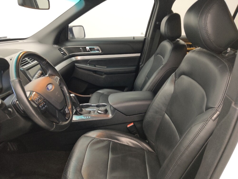 2017 Ford Explorer in Lakeland, FL 33815 - 18115833 17