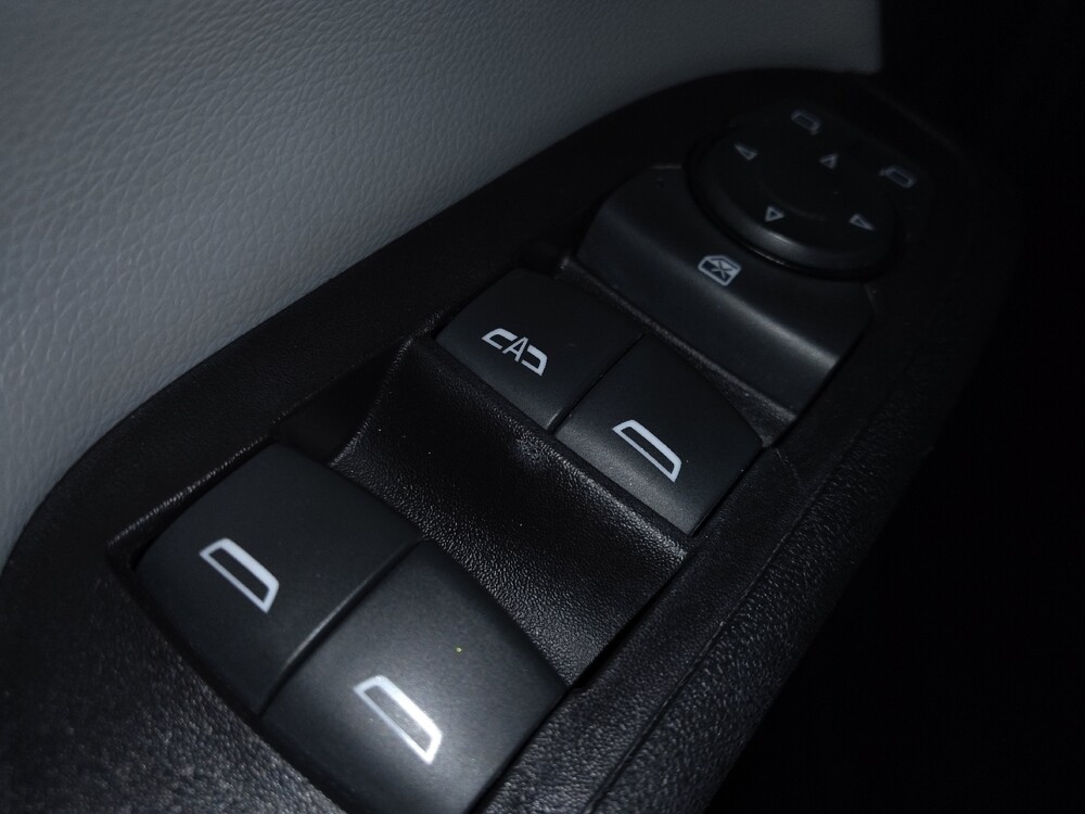 2019 Chevrolet Equinox in Miami, FL 33157 - 18115860 27