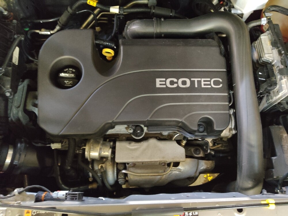 2018 Chevrolet Equinox in Greenville, SC 29607 - 18115892 30