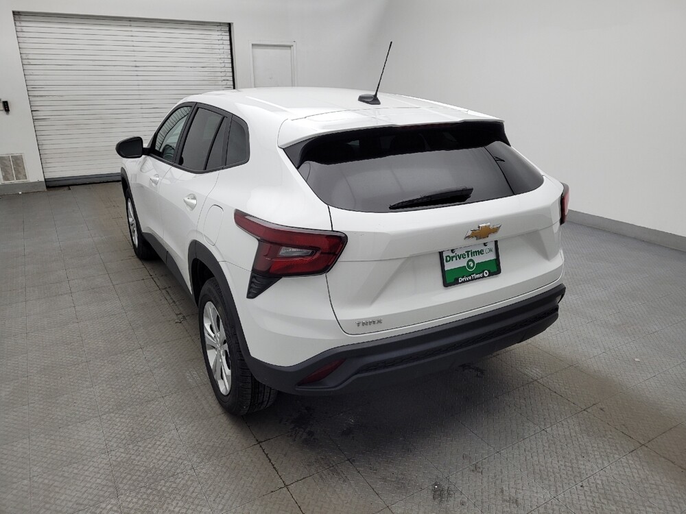 2025 Chevrolet Trax in Greenville, NC 27834 - 18115896 5