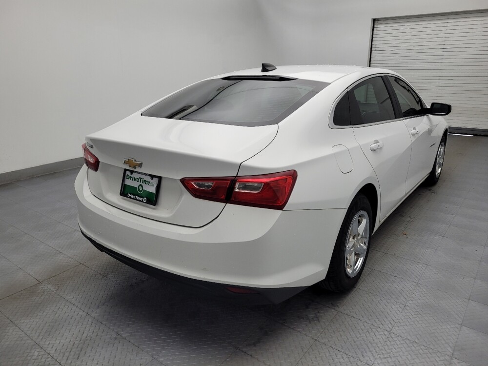 2018 Chevrolet Malibu in Greenville, SC 29607 - 18115902 9