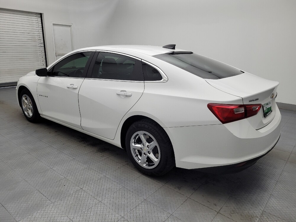 2018 Chevrolet Malibu in Greenville, SC 29607 - 18115902 3