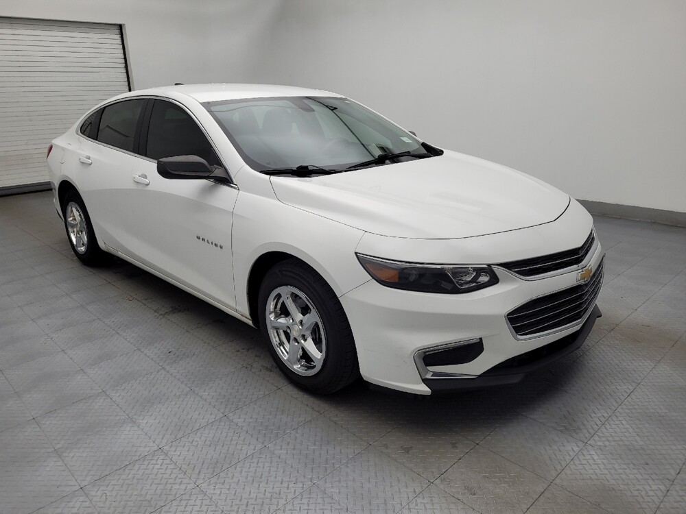 2018 Chevrolet Malibu in Greenville, SC 29607 - 18115902 13