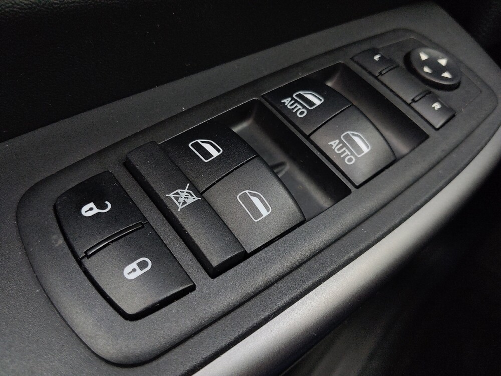 2020 Jeep Compass in Houston, TX 77060 - 18115951 27