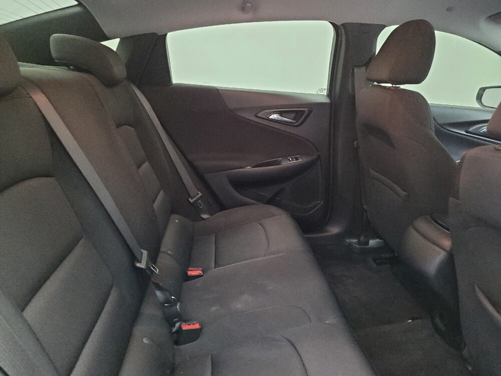 2021 Chevrolet Malibu in Columbus, OH 43228 - 18115959 19