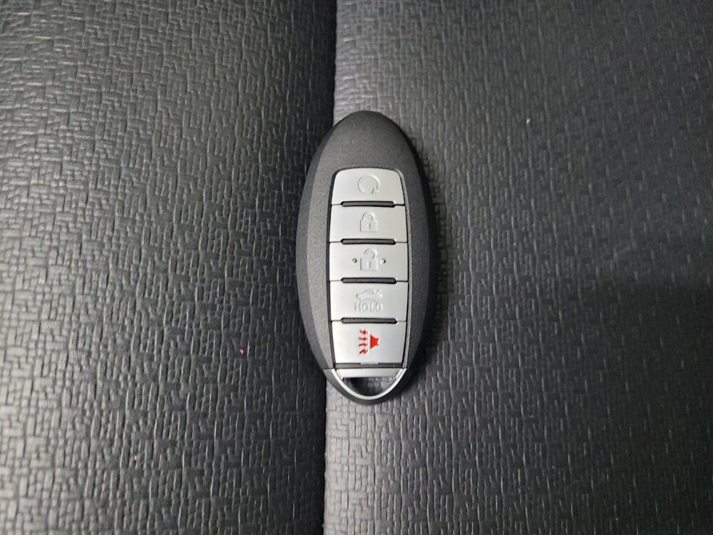 2022 Nissan Rogue in Pittsburgh, PA 15236 - 18115990 32