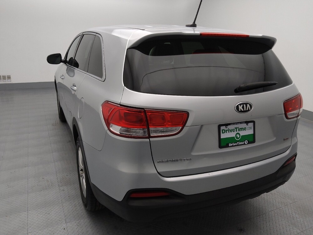2016 Kia Sorento in Topeka, KS 66611 - 18116001 7